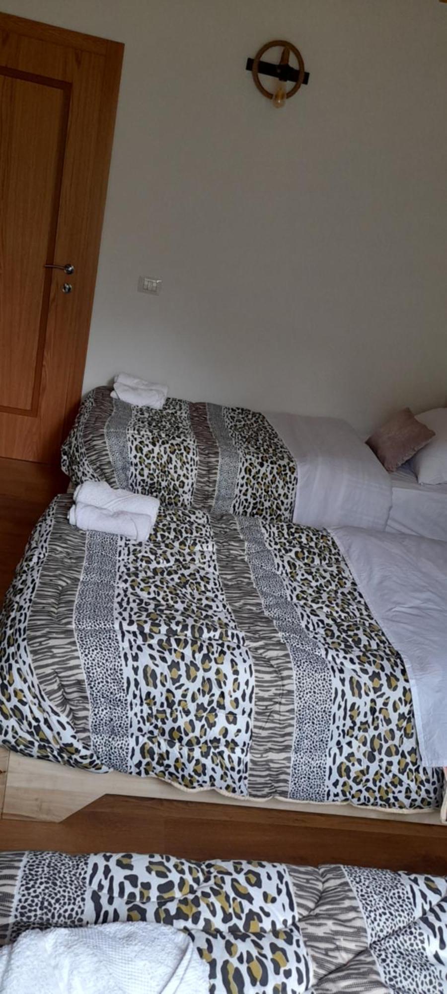 Guesthouse Dritan Tethorja Theth Rom bilde